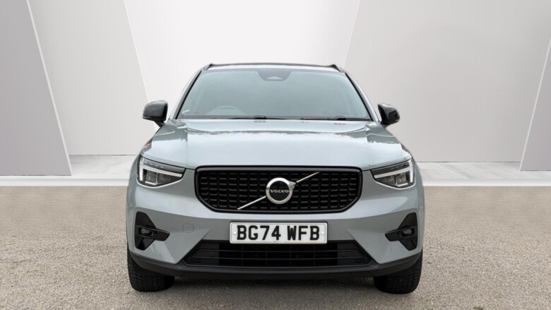 Volvo XC40 2.0 B4P Plus Dark 5dr Auto Petrol Estate